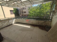 Piata Constitutiei, vanzare parte din vila